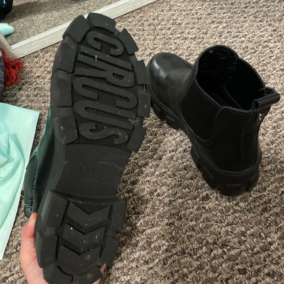 circus by sam edleman chelsea boots - Picture 4 of 4